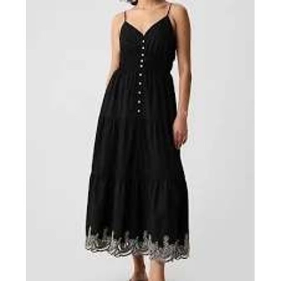GAP Dresses & Skirts - GAP Black Cotton Tiered Maxi Dress Embroidered Scallop Hem Smocked Waist Size M